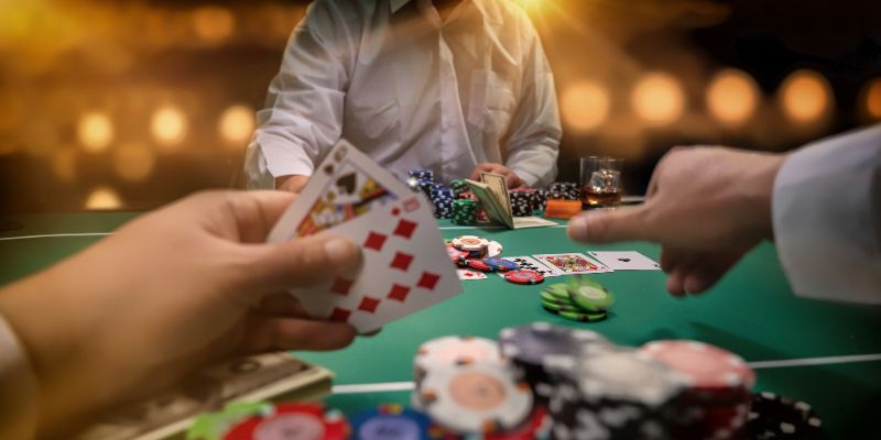 Hướng dẫn chi tiết cách chơi poker tại Xin88